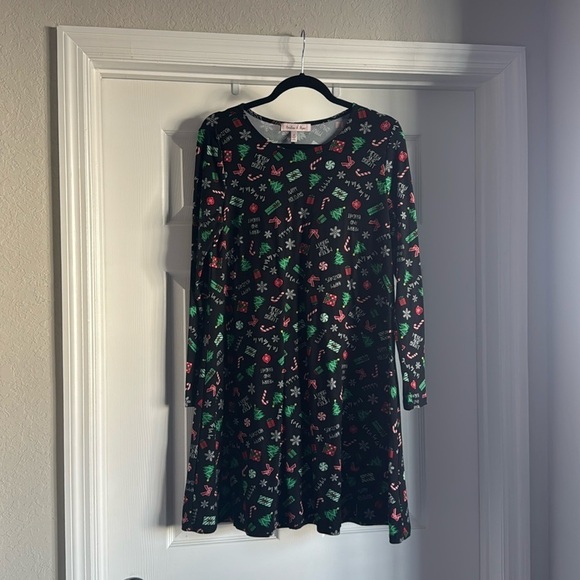 harlow & rose Dresses & Skirts - Love sleeve Christmas dress